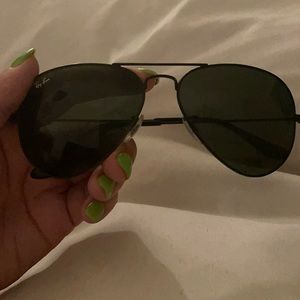 Black Ray Ban Aviators